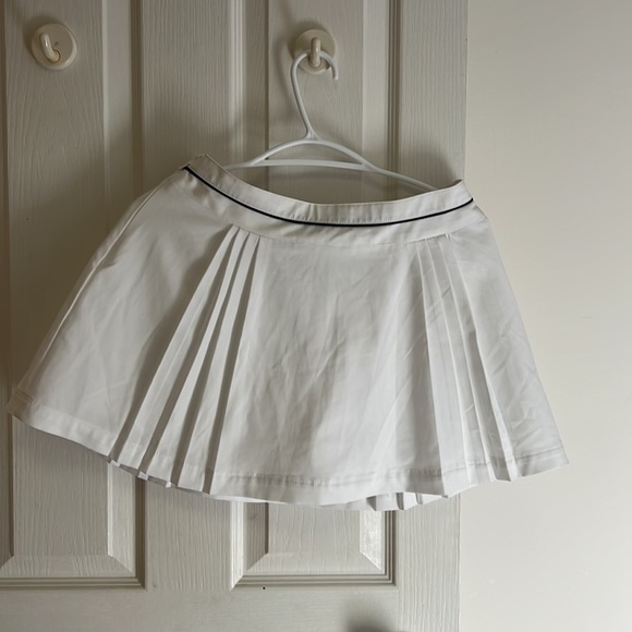Nike White Pleated Skort - Picture 2 of 8